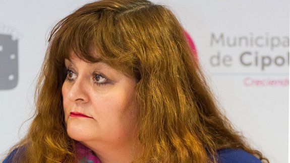 Villarroel Sánchez dirige el debate en comisión del proyecto evangélico.