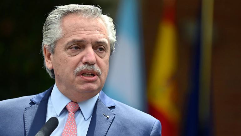 Alberto calificó al periodismo de vergüenza nacional