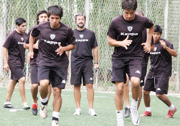 Doble puesta a punto en el Albinegro