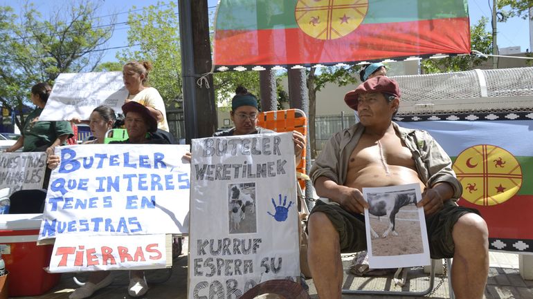 Miembros de la comunidad Retamal, se retiraron del Municipio tras 11 días de acampe.