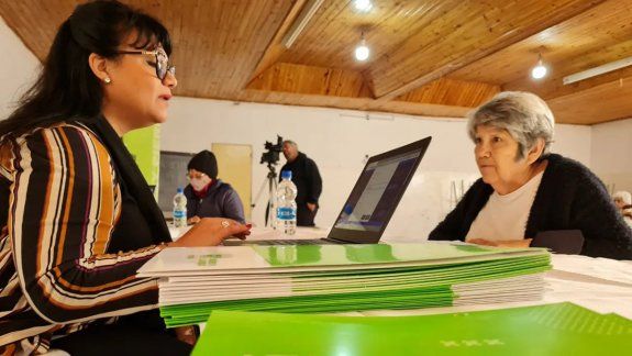 Ley Pierri: más de 40 vecinos en nueva jornada de trámites en Cinco Saltos