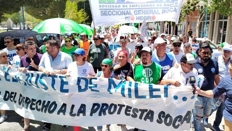 La CTA Autónoma convocó a un paro y la de los Trabajadores con la CGT a jornada de protesta.