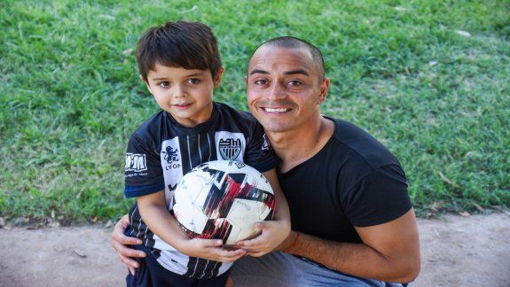 Damián Jara junto a su hijo Juan Agustín en el lunes libre.
