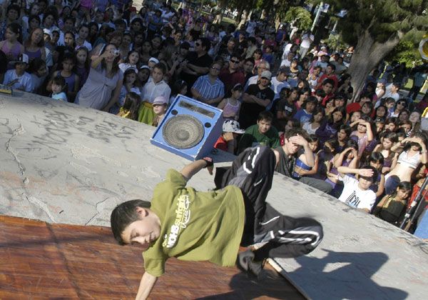 La danza invadió la plaza San Martín