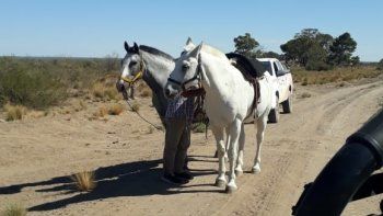 El cuerpo fue encontrado por un baqueano a caballo. El cuerpo fue encontrado por un baqueano a caballo.