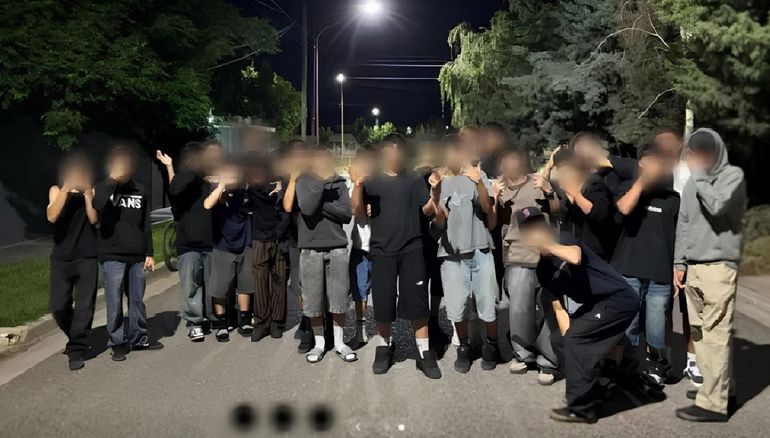 Los sospechosos del ataque en El Manzanar difundieron imágenes en las redes sociales tras el hecho.&nbsp;