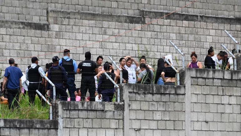Motín en una cárcel de Honduras deja 41 reclusas muertas