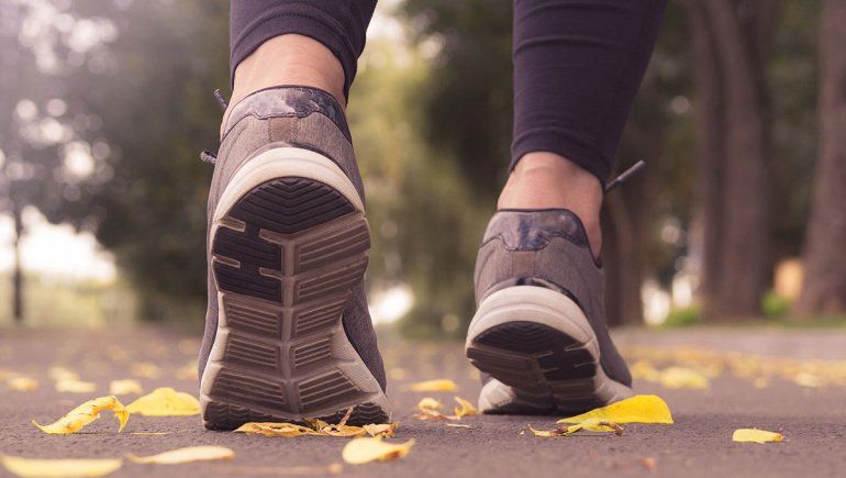 Autorizan a joven discapacitado a hacer caminatas en Allen