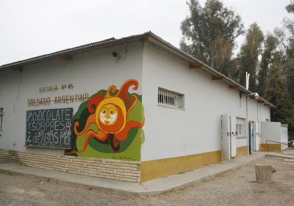 Alegría por mejoras en la Escuela 45