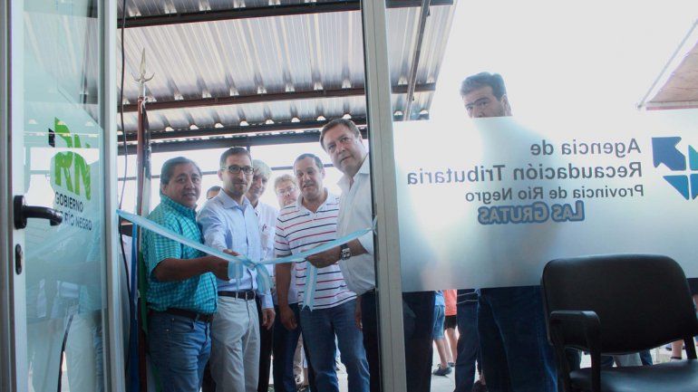 El gobernador Weretilneck inauguró la sede de Rentas en Las Grutas.