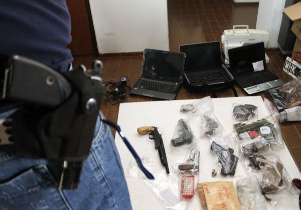 Detuvieron a 16 personas tras múltiples allanamientos en Cipolletti