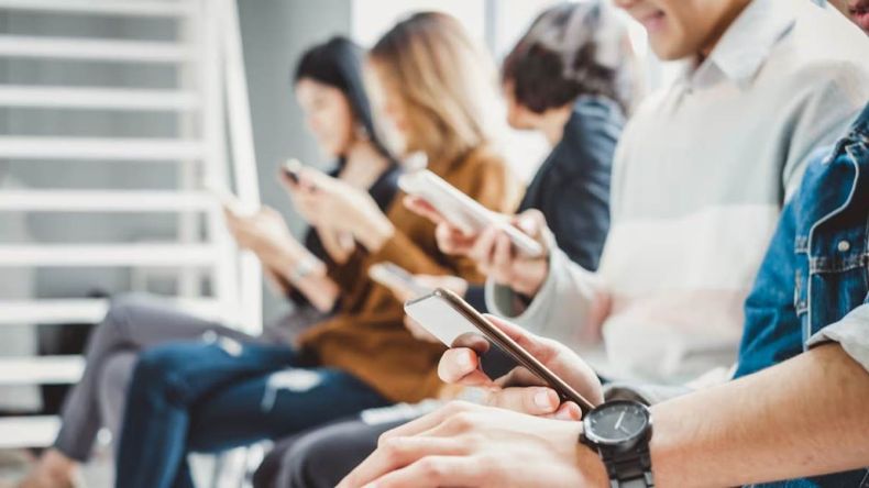 Los celulares desaparecerían en el año 2030: poco a poco ya avanza este dispositivo en el mercado