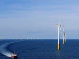 Foto de archivo ilustrativa de un bote cerca del centro eólico DanTysk, ubicado a 90 kms de Esbjerg, Dinamarca. Sep 21, 2016. REUTERS/Nikolaj Skydsgaard | LMCipolletti.com Foto de archivo ilustrativa de un bote cerca del centro eólico DanTysk, ubicado a 90 kms de Esbjerg, Dinamarca. Sep 21, 2016. REUTERS/Nikolaj Skydsgaard