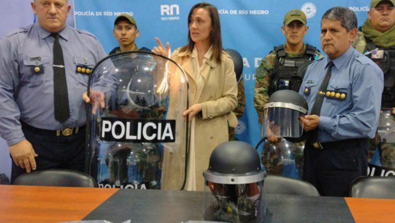 Entregaron escudos y cascos a los Grupos COER de la provincia 