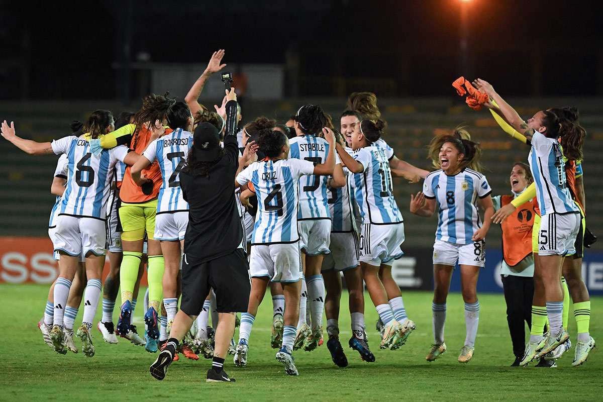 Argentina se lo dio vuelta a Paraguay y clasificó al Mundial 2023