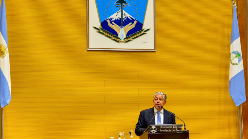 Natatorio, créditos para viviendas, asfalto y puentes en altura: los anuncios de Rolando Figueroa en la Legislatura de Neuquén | LMCipolletti.com Natatorio, créditos para viviendas, asfalto y puentes en altura: los anuncios de Rolando Figueroa en la Legislatura de Neuquén