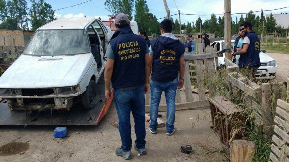 Vehículos robados, armas y municiones fueron secuestrados por la Brigada.