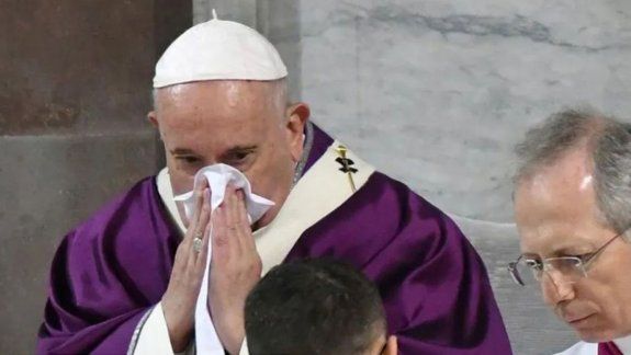 El Papa se hizo una prueba de coronavirus y le dio negativo