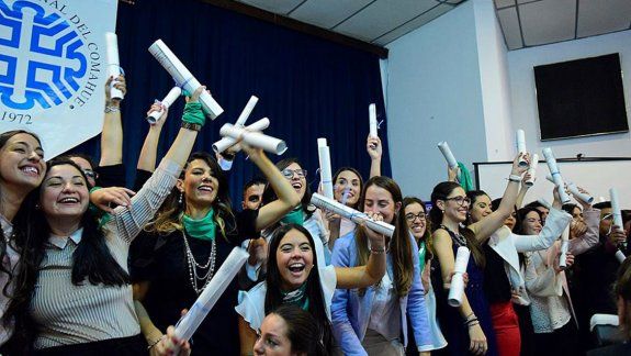Harán una colación de grado extra por nueve títulos demorados