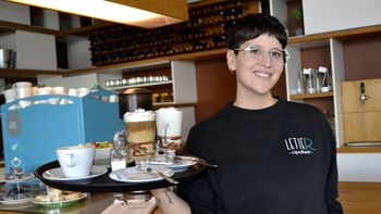 Marche un desayuno... En los bares de Cipolletti crece la demanda en vacaciones de invierno.