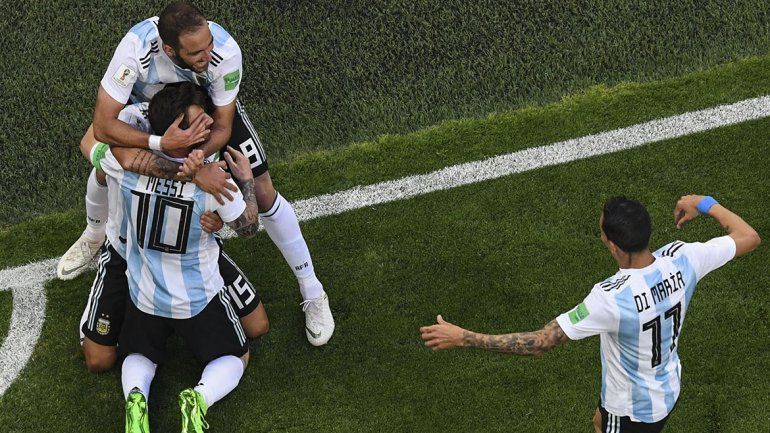 Con el corazón en la mano: Argentina clasificó a los octavos de final y va por Francia