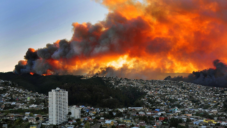 Chile: ascendieron a 22 las víctimas fatales por los incendios forestales
