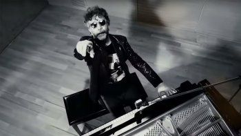 mira el spot que lo tiene como protagonista a fito paez