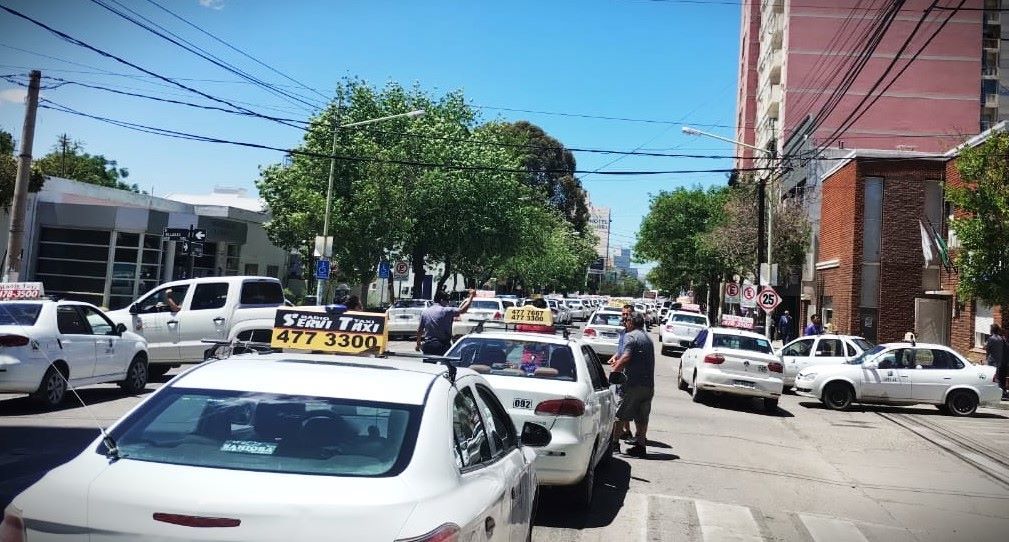Exigirán al Municipio una mayor tarifa para los taxis