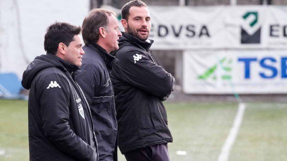 Se fue Botella y asume Alecha para salvar al Albinegro