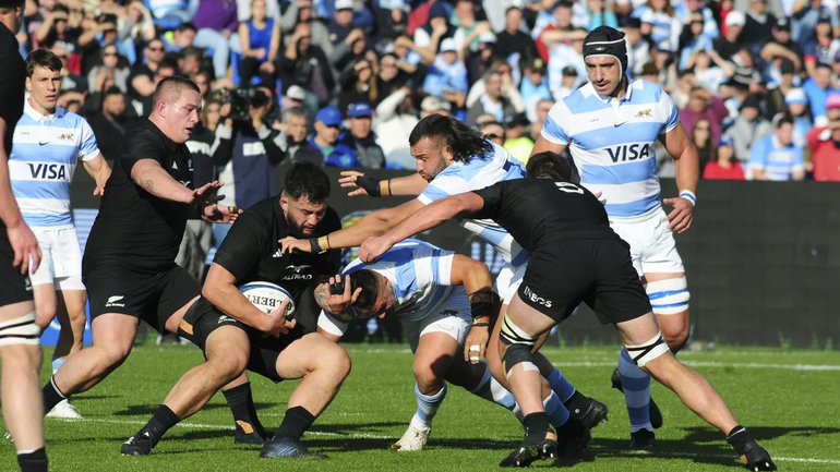 Los Pumas cayeron por paliza ante los All Blacks en Mendoza