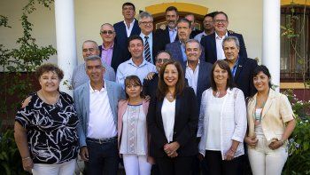 provincia y municipios firmaron convenios escolares por $7300 millones