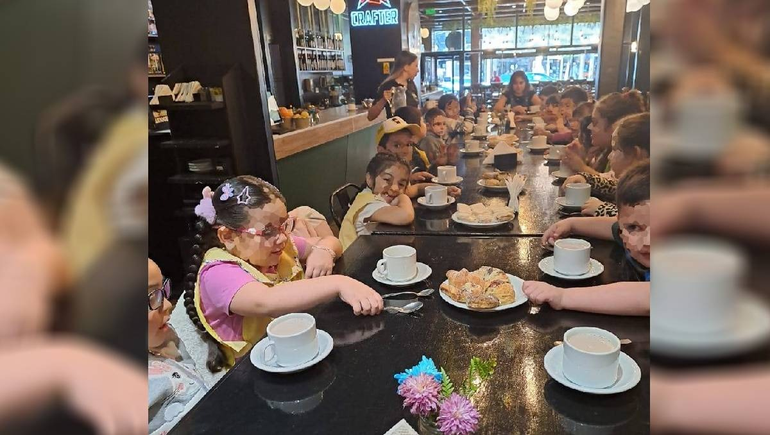 Las nenas y los nenes del jardincito disfrutaron de una mañana diferente.