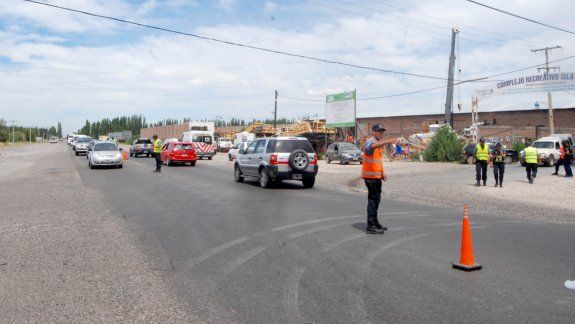 Cuando no hay controles policiales, el cruce es muy peligroso: velocidad e imprudencia, factores de accidentes.