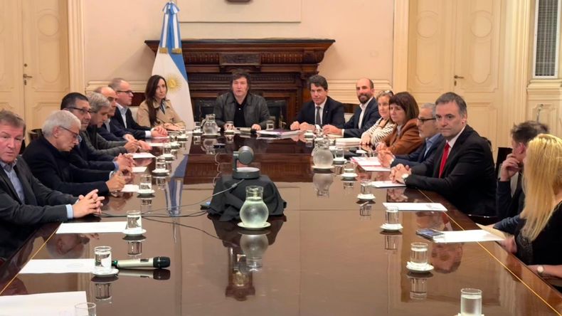 Javier Milei volvió a la Argentina y encabeza un encuentro por el conflicto en Medio Oriente