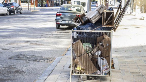 La ciudad amaneció llena de basura por el feriado
