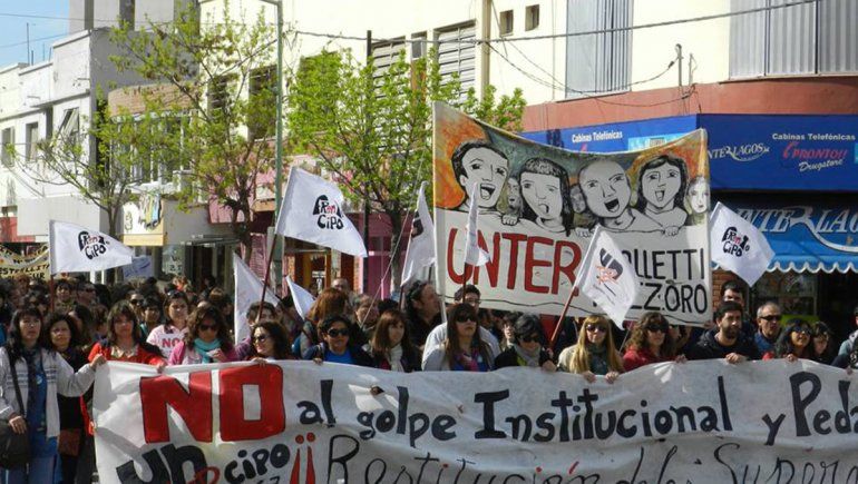 Docentes rionegrinos exigen paritarias y se declaran en alerta y movilización