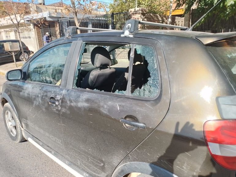 Lo encañonaron y le robaron el auto: apareció en las 200 Viviendas