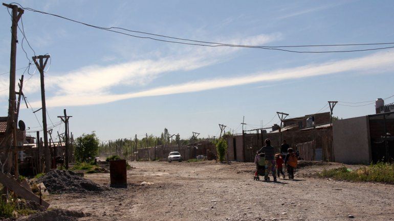 En los asentamientos se vuelve difícil calefaccionarse y cocinar.