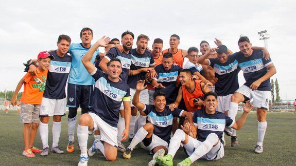 La Amistad estampó dos estrellas en su camiseta