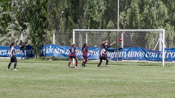 El gol de Martínez, el descuento para Cipo, que dio vuelta un 3-0.