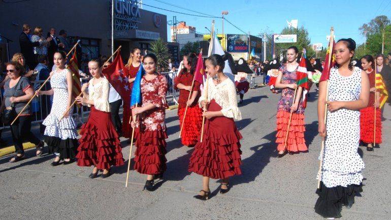 Miles de cipoleños salieron a la calle a celebrar el cumple de la ciudad