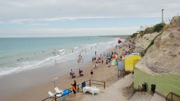 Esta semana, la playa fue copada por deportistas. Por ahora, hay pocos visitantes de vacaciones.