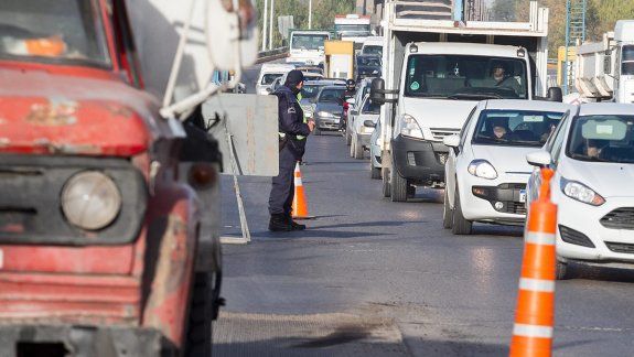 Chocó una camioneta y eludió a la Justicia