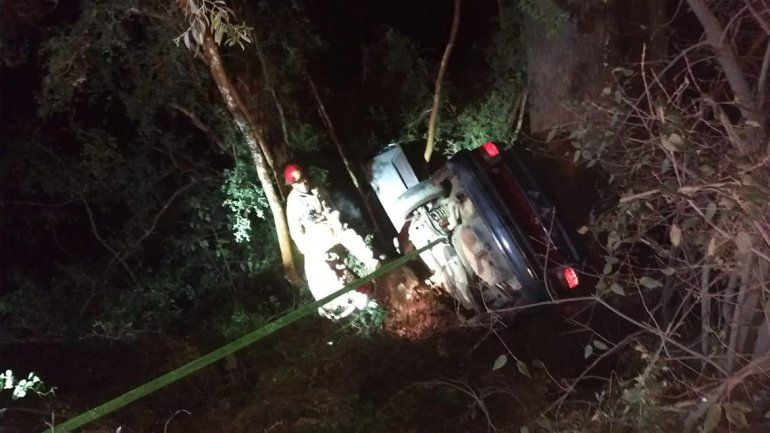 Tragedia al volante: un joven de 27 años murió en un brutal vuelco