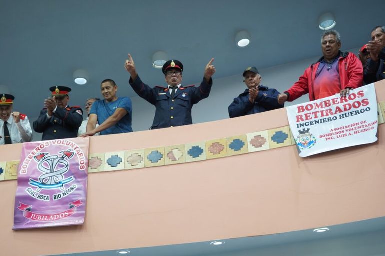 Los Bomberos Voluntarios retirados y pensionados, celebraron la reparación histórica sobre sus haberes. Los Bomberos Voluntarios retirados y pensionados, celebraron la reparación histórica sobre sus haberes.