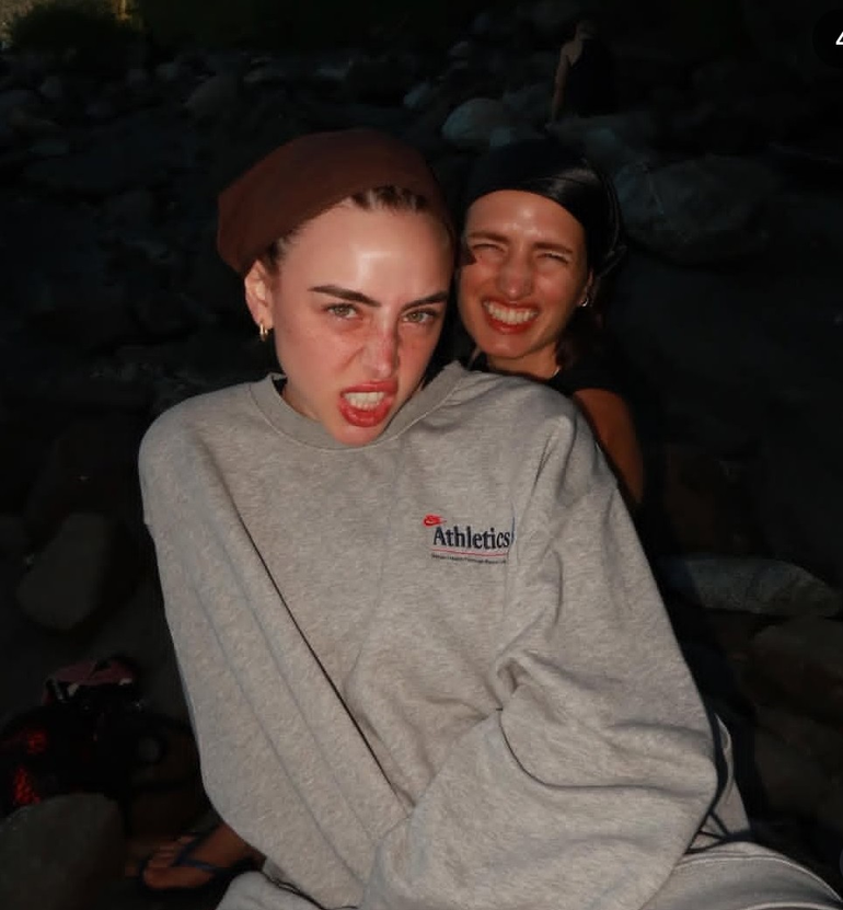 Nicki Nicole disfrutando de sus vacaciones con sus amigas.&nbsp;