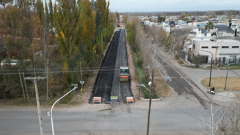El plan de asfalto comenzó a ejecutarse sobre calle Mosconi de Cipolletti. El plan de asfalto comenzó a ejecutarse sobre calle Mosconi de Cipolletti.