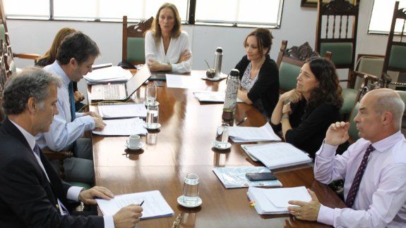 La decisión de poner freno a los nuevos cargos se tomó ayer.