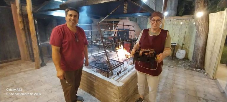 Favio y Marcela lo vuelven a intentar en la Isla Jordán con una Parrilla Libre.