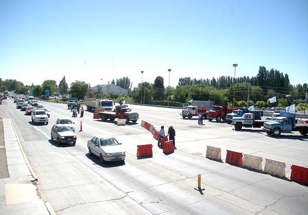 Cortaron el puente nuevo